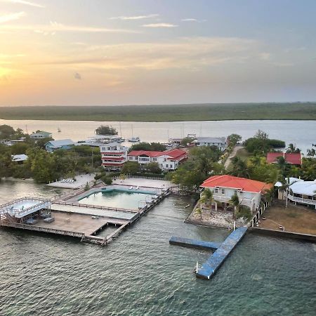 Coral View Beach Resort Utila Exterior photo