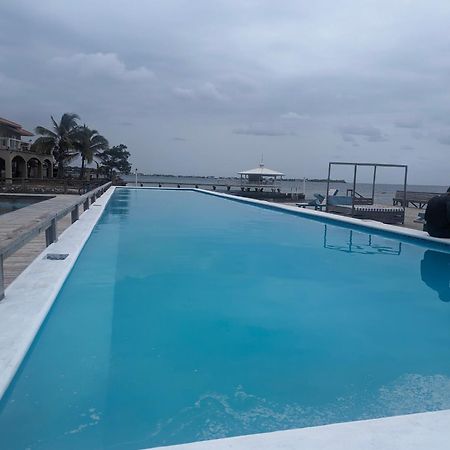 Coral View Beach Resort Utila Exterior photo