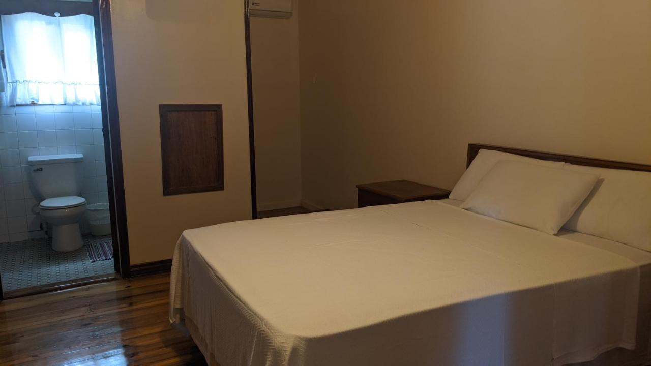Coral View Beach Resort Utila Exterior photo