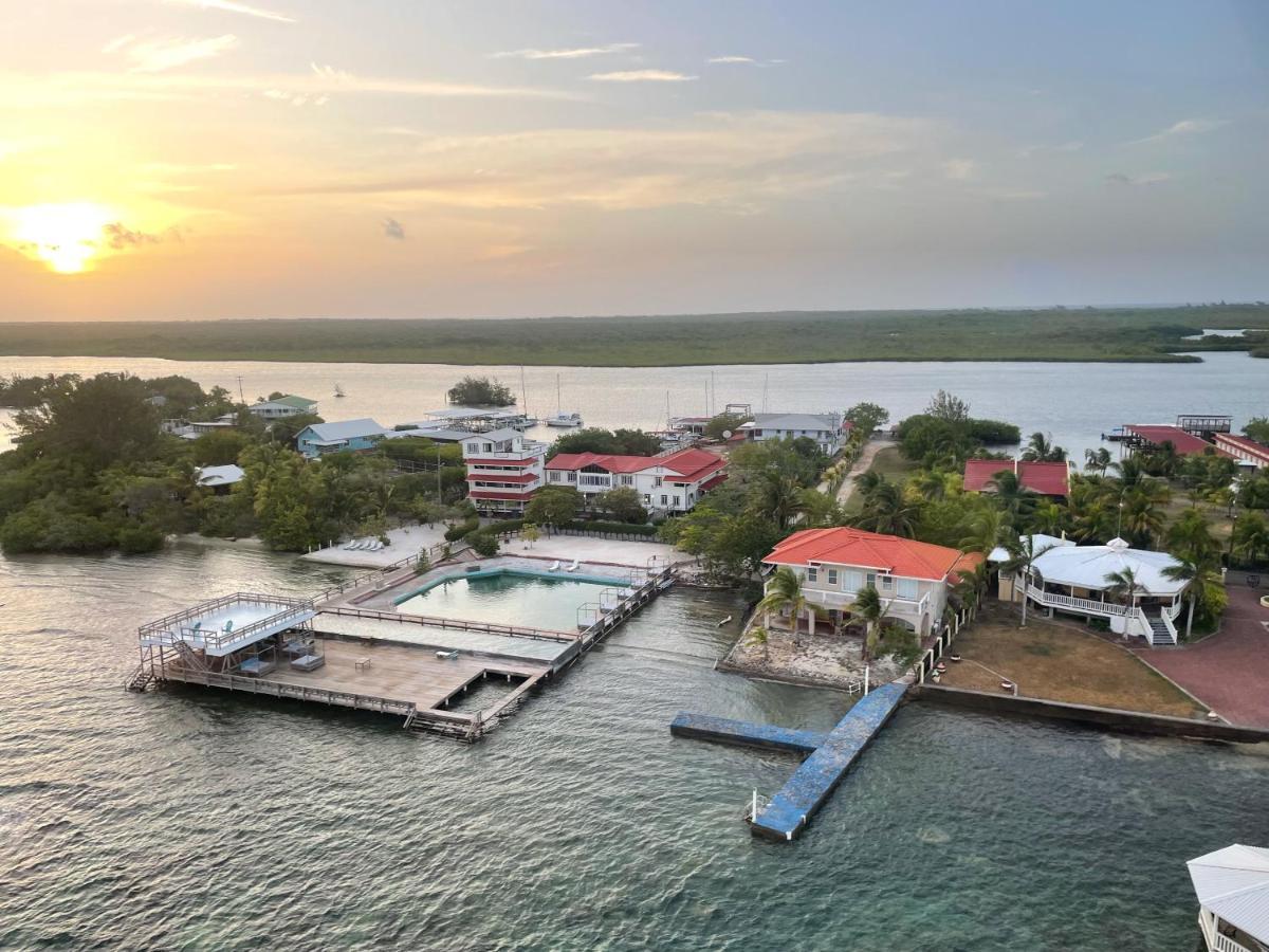 Coral View Beach Resort Utila Exterior photo