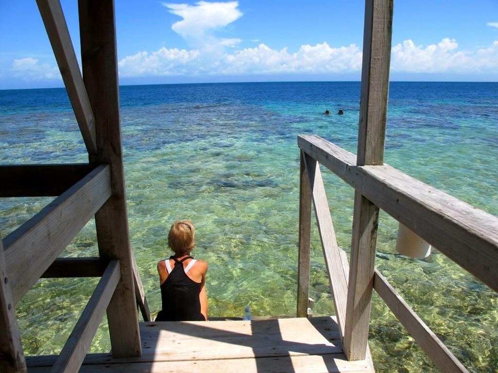 Coral View Beach Resort Utila Exterior photo