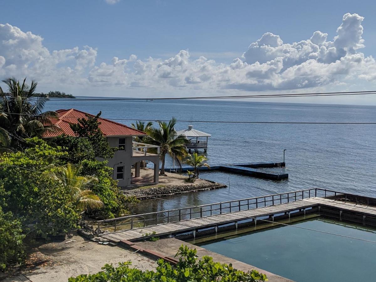 Coral View Beach Resort Utila Exterior photo