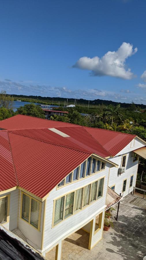 Coral View Beach Resort Utila Exterior photo